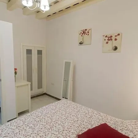 Apartment Renovated Ground In The Center. Wifi *