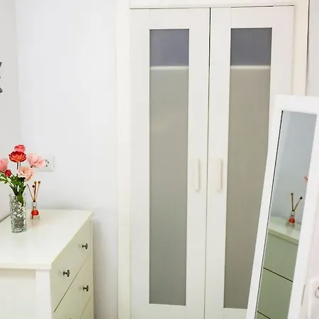 Renovated Ground In The Center. Wifi Apartment