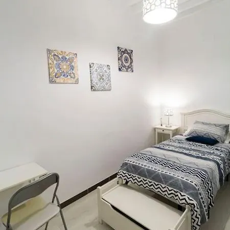 Apartment Renovated Ground In The Center. Wifi Cadiz
